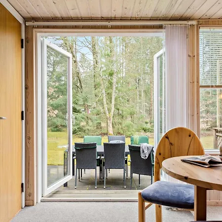3 Bedroom Lovely In Ans By *