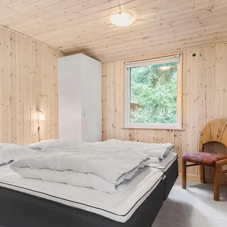 3 Bedroom Lovely In Ans By *
