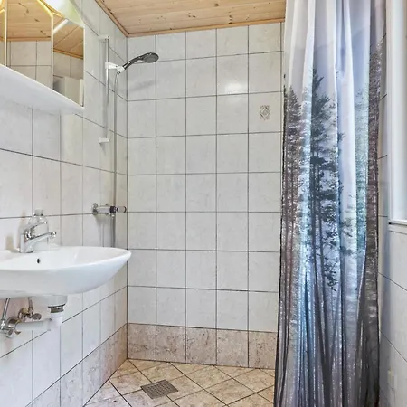 3 Bedroom Lovely In Ans By *